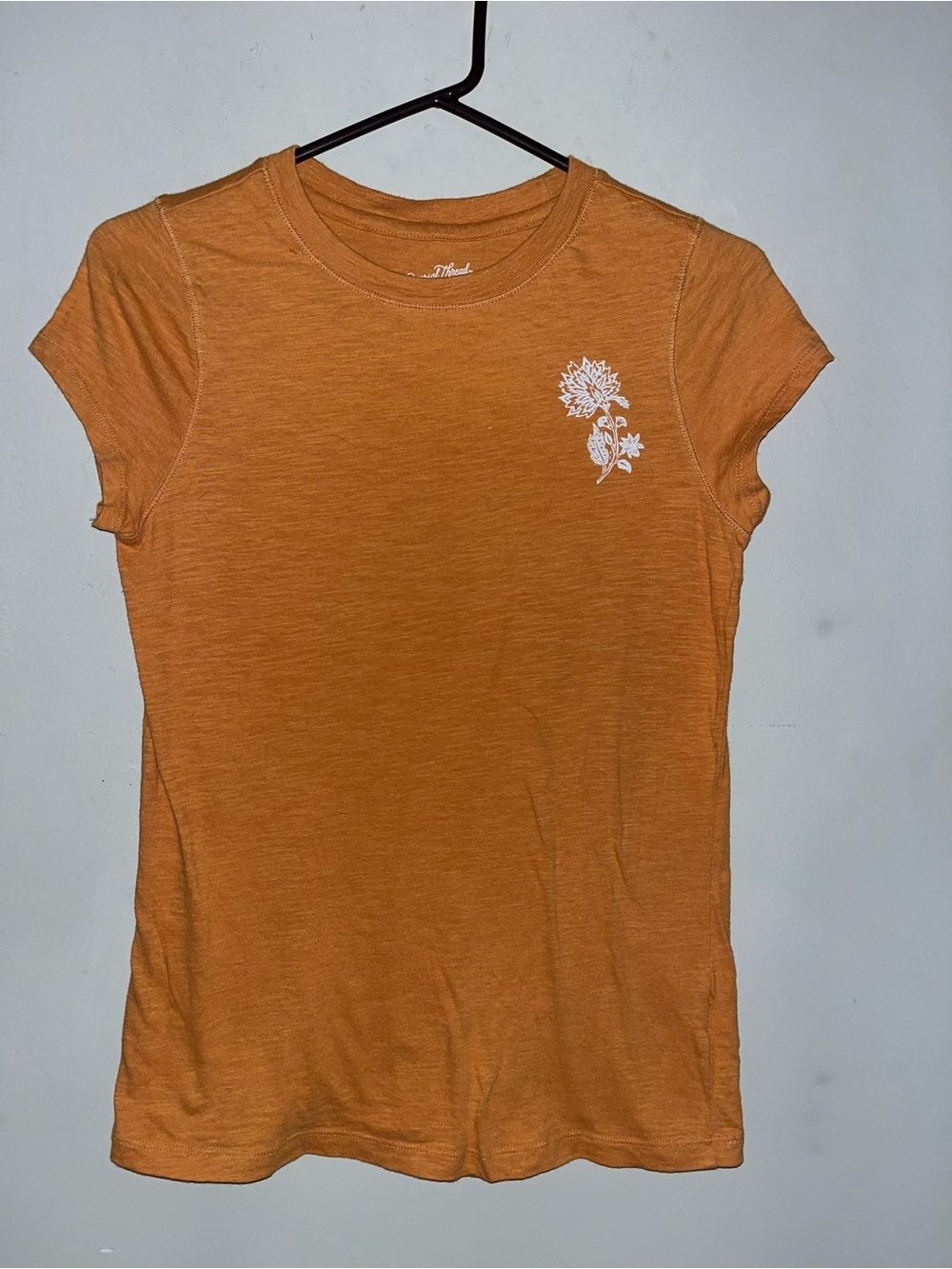 Universal Thread Rust Orange Short Sleeve Tee with White Floral Accent